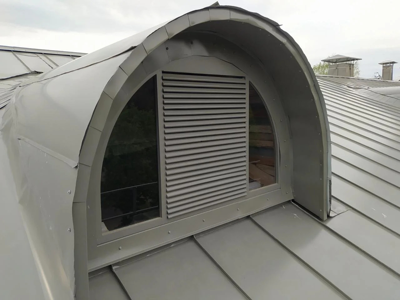 Окна жалюзийные